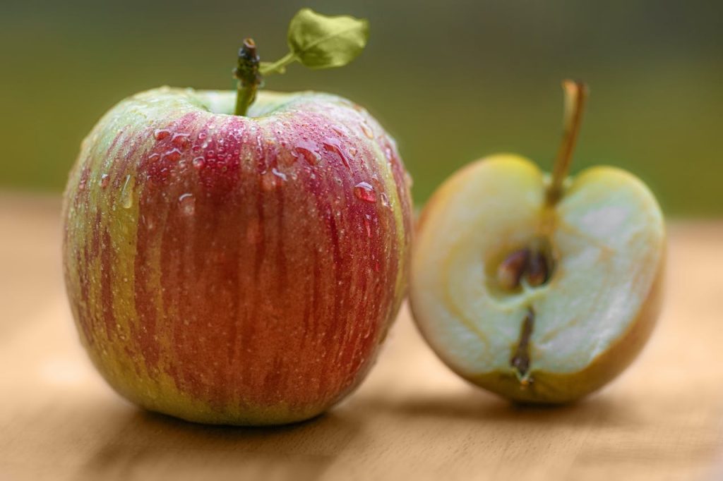 Apple fruit health benefit